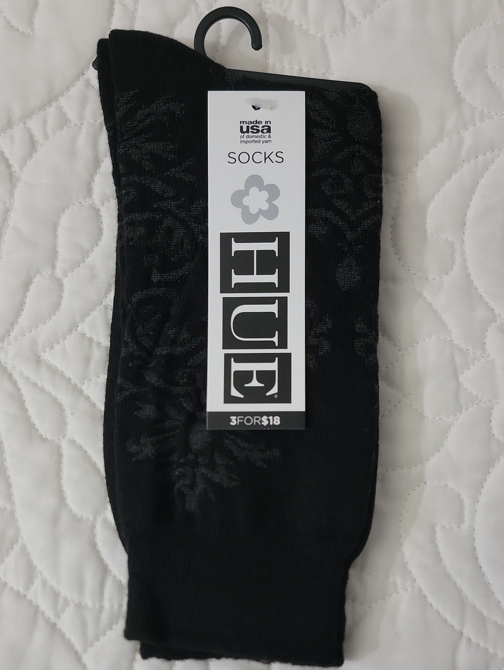 🐞4/$10🐞 HUE Women's Black Subtle Floral Dress Socks
